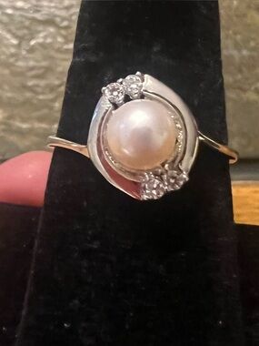 Vantel Pearls White Pearl and Zirconia Accent Sterling Ring
